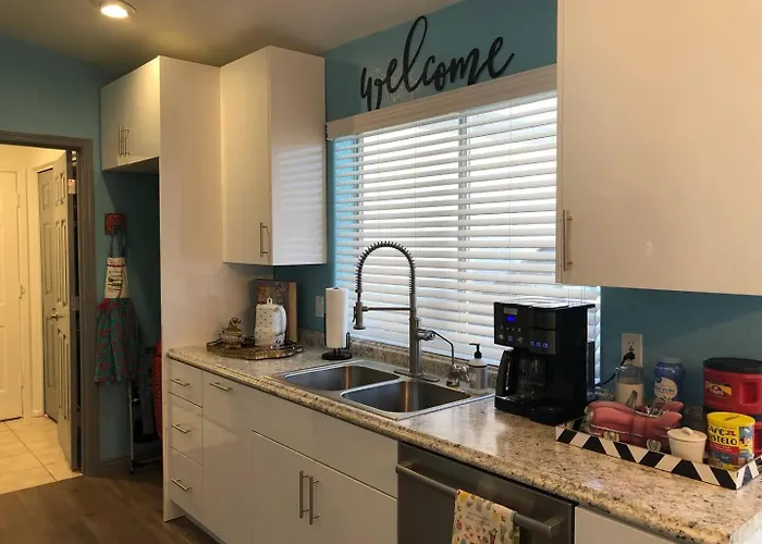 Boutique Havasu Getaway, Summertime Bliss! Holiday home *