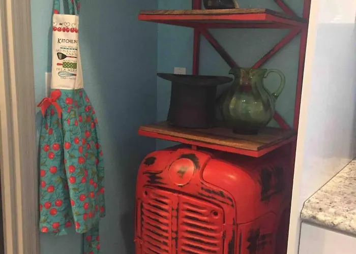 Boutique Havasu Getaway, Summertime Bliss!