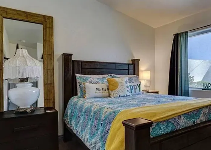 Boutique Havasu Getaway, Summertime Bliss!